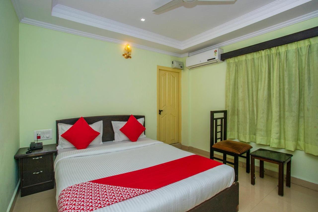Oyo 25121 Bns Lodge Bangalore Exterior foto